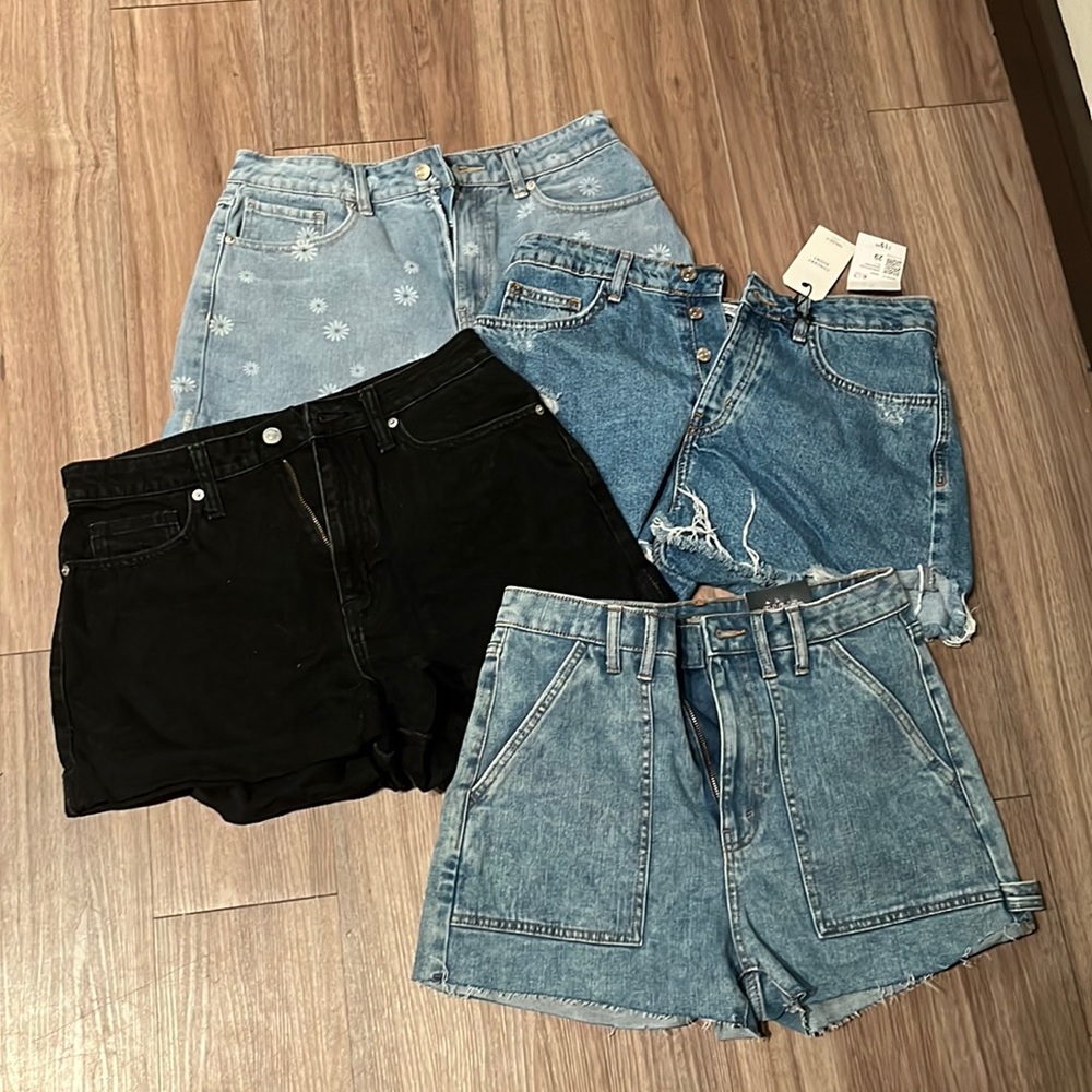 4 Jean shorts for the price of one! Size 29